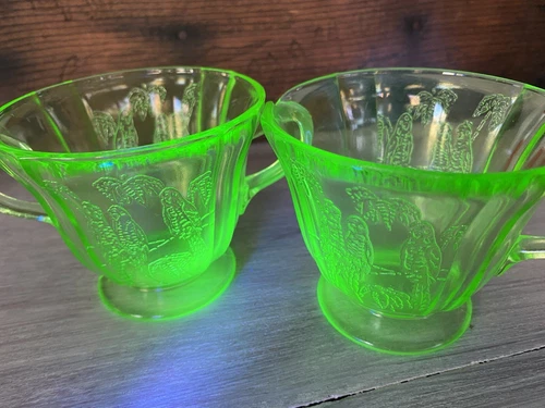 Green Depression Parrot Federal Glass Uranium Sylvan Creamer & Sugar