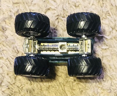 Vtg Hot Wheels Monster Jam '57 Chevy Avenger Green Blue Frame 1:64