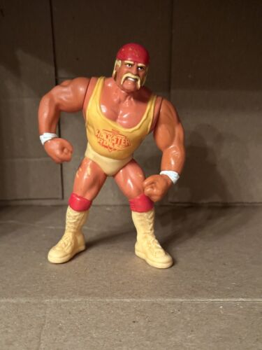 WWF WWE Hasbro Wrestling Figure. Series 3: Hulk Ho...