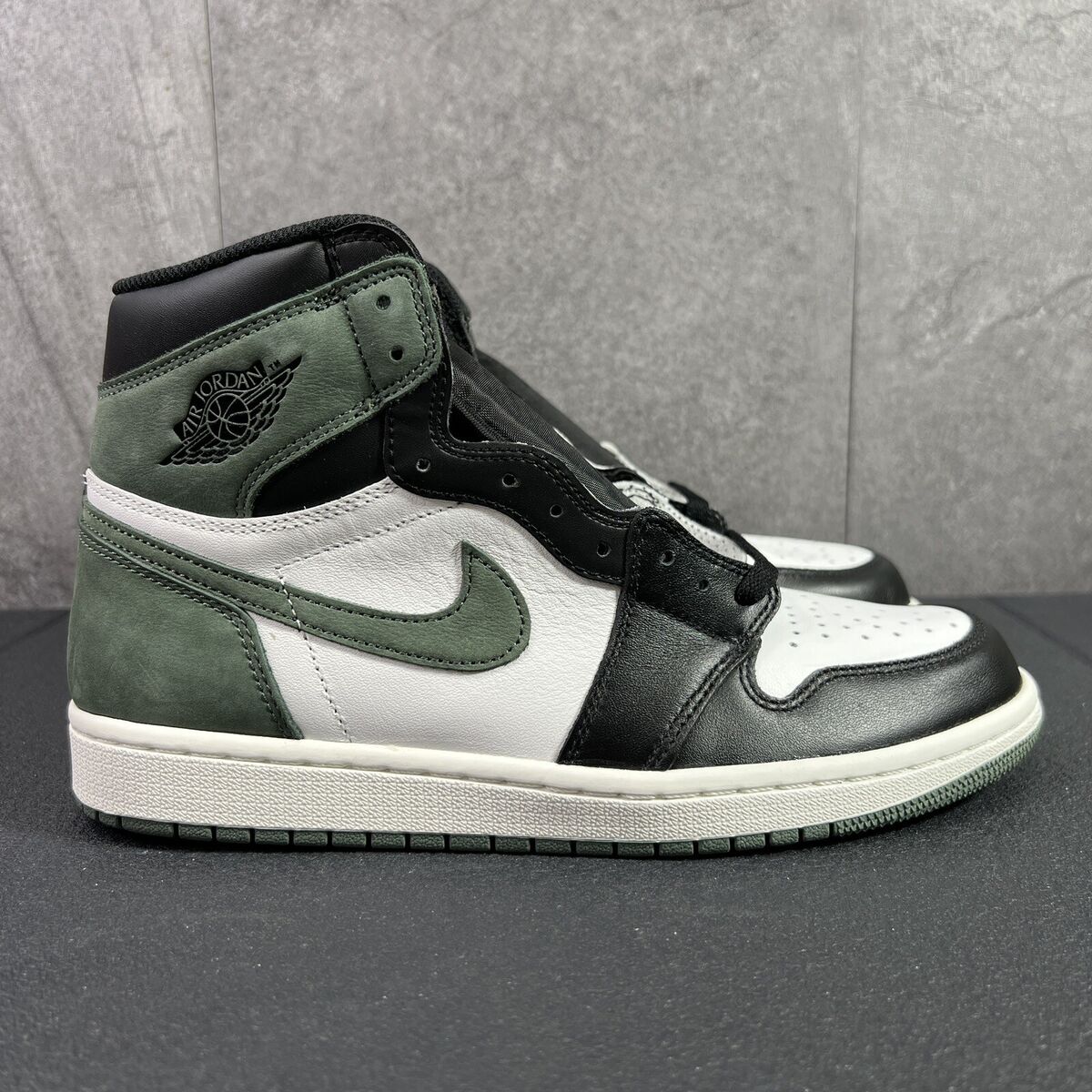 Air Jordan 1 Retro High OG Clay Green 2018 Size 8.5 Mens Air Jordan 1 Retro High OG Clay Green 2018 Size 8.5 Mens