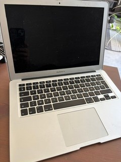 Apple Macbook Air (2014) A1466 EMC 2632 / 13 3 / I5 / 4Go / SSD 128 pour pièces