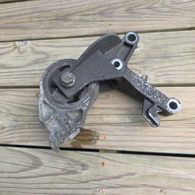 Rear Motor Mount Bracket Manual Transmission 2.0L LSJ LNF F35 ION COBALT SS HHR - Image 1 of 4
