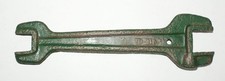 TD-311 Orphan Tractor Farm Implement Wrench Tool Old Vintage Oliver?
