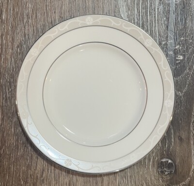 Wedgwood Icing  Bread and Butter Plate  ~new~