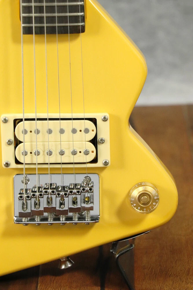 Chiquita Type Travel Guitar II No Brand Used Yellow Collection