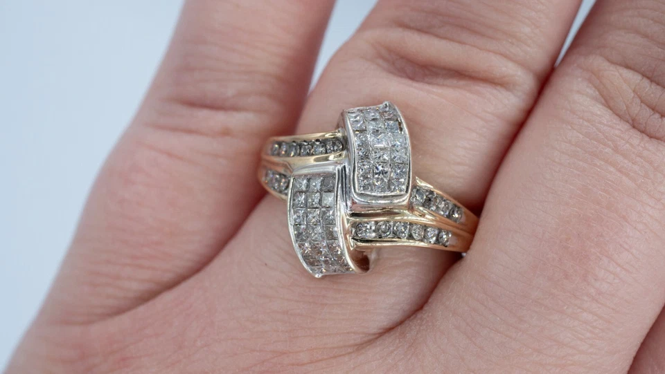 Anillo nudo amor diamante natural corte princesa redondo 1,15 CTTW oro amarillo 10 quilates nudo Foto 4 de 4