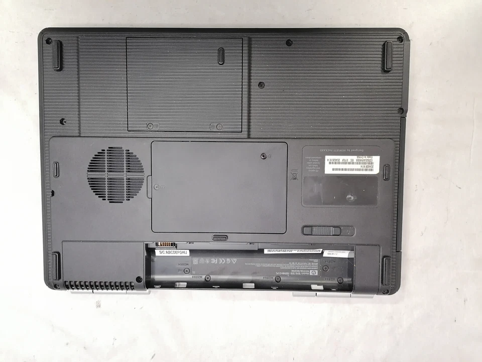 Vintage Compaq Presario v5000 AMD SEMPRON/512MB for parts Powers On - Image 3 of 4