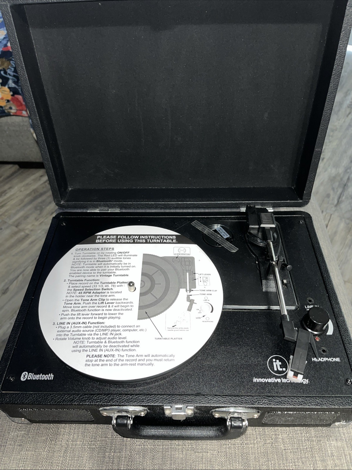 Innovative Technology  3-speed Bluetooth Record Player