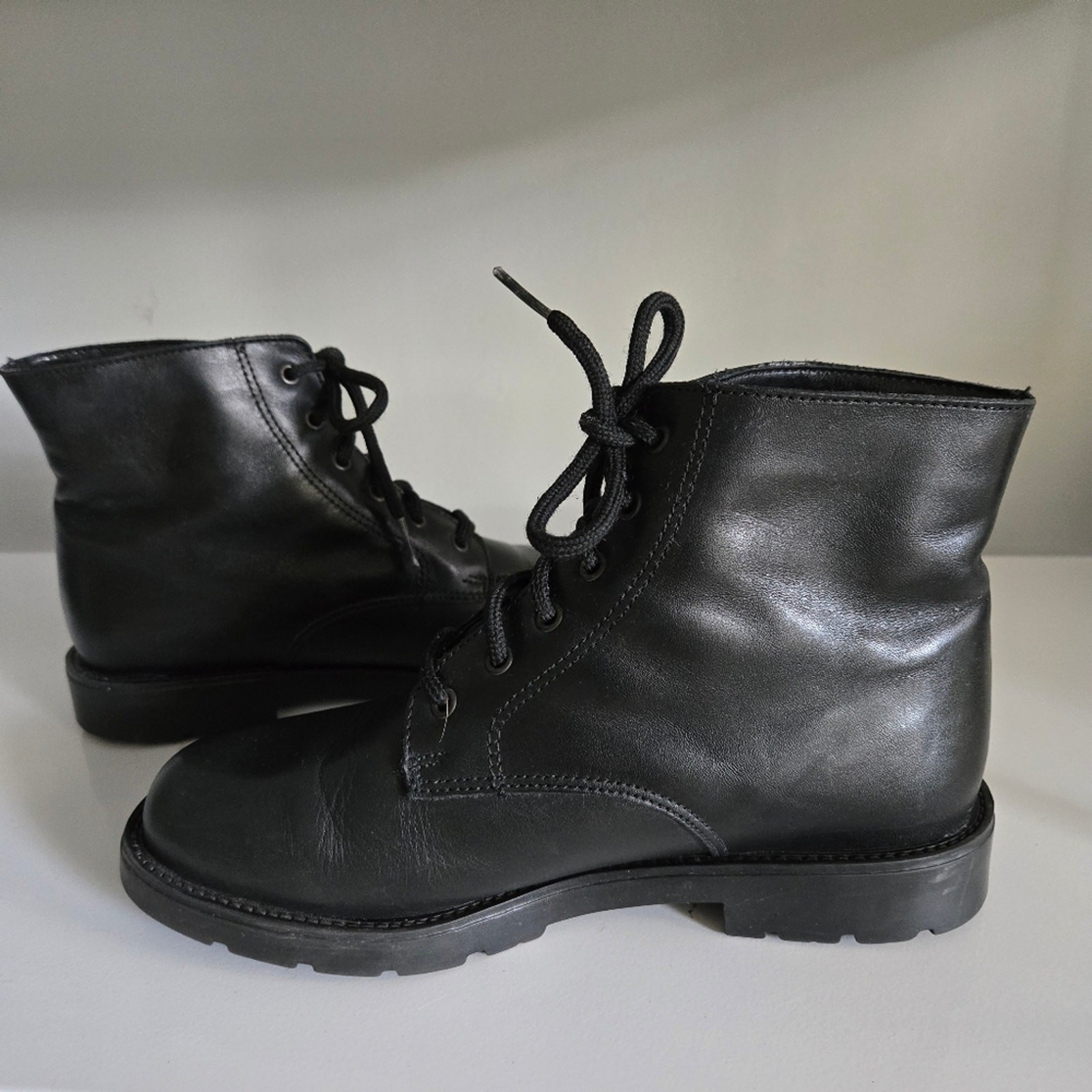 SAOLA Stivaletti da combattimento La Canadienne "Hefe" in pelle nera con lacci suola a strappo taglia 8