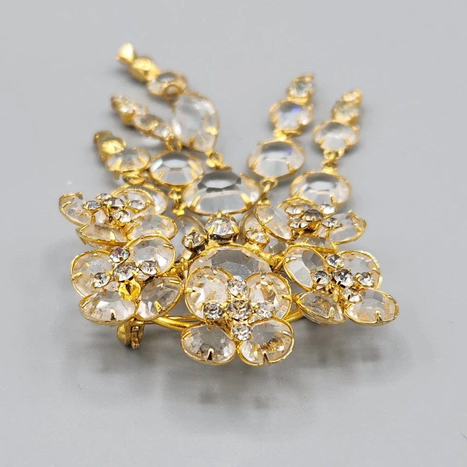 Vintage Kramer Signed Crystal Bezel Gold Plated Waterfall Dangle Drop Brooch - Image 4 of 4