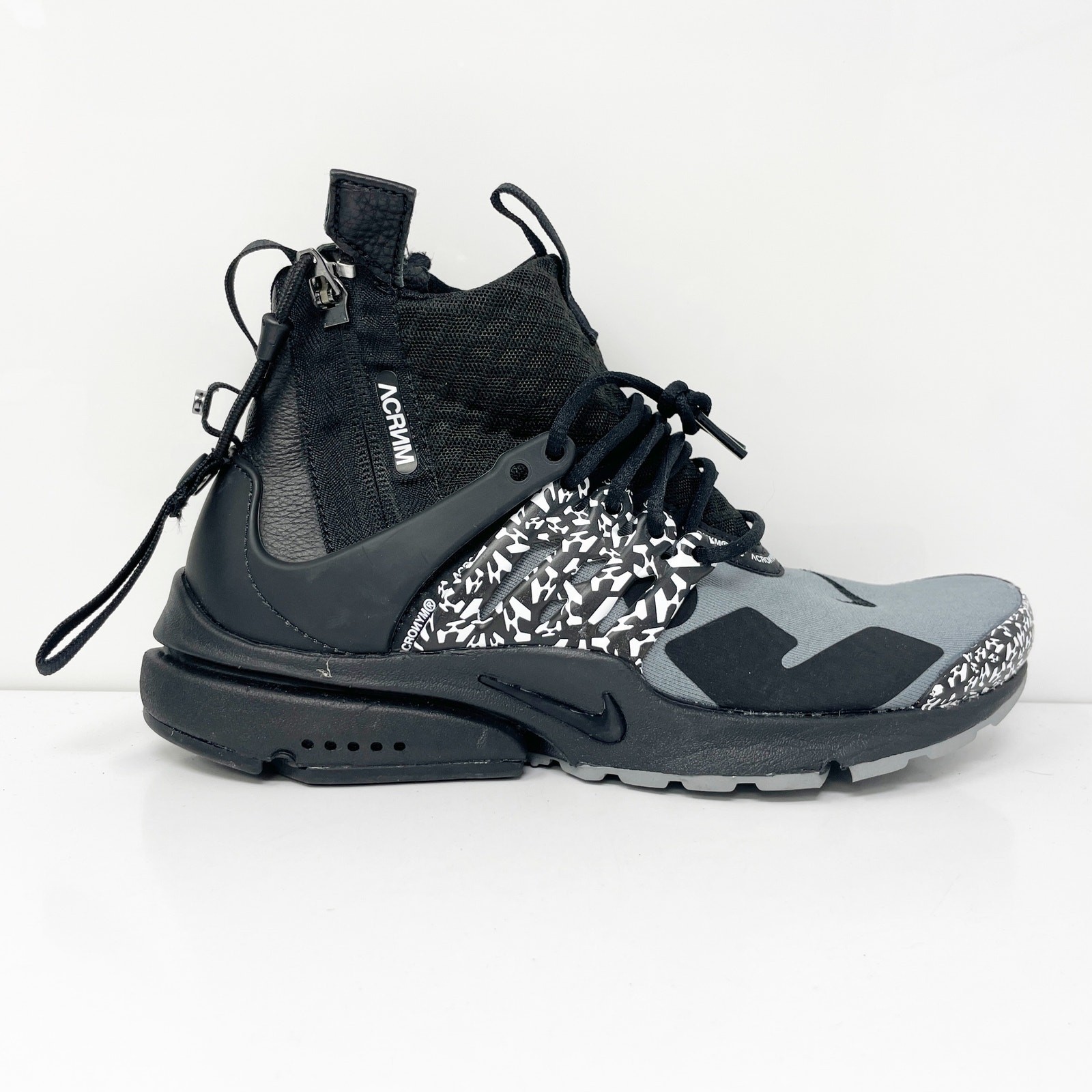 Sneakers Size 5