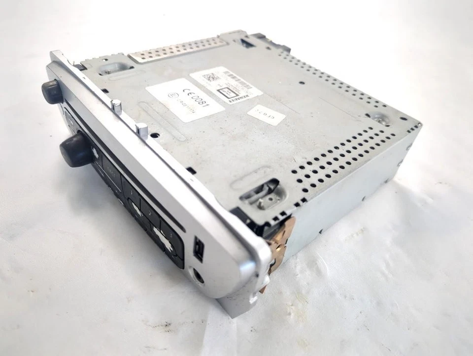 281153266R Autoradio RENAULT Megane 1.5 D 81KW 6M 5P (2013) Ersatz Used ( Nicht - Bild 2 von 4