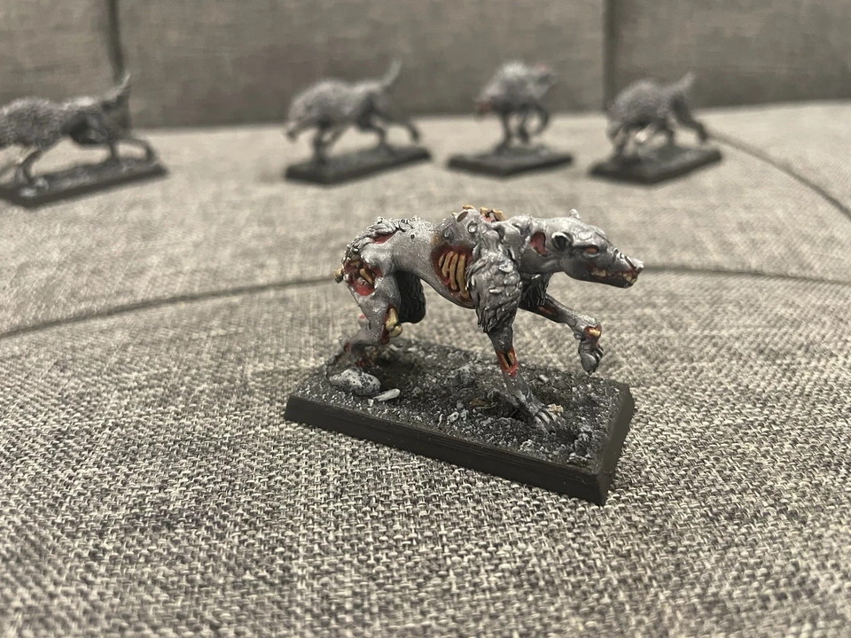 DIRE WOLVES x5 DOOM WOLF VAMPIRO CUENTA WARHAMMER FANTASÍA EL VIEJO MUNDO NO MUERTO Foto 3 de 4