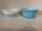 PYREX Turquoise Amish Butterprint Casserole Set 472/473 1QT, 1-1/2PT White