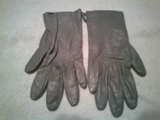 Vintage Women Gray Genuine Leather Size 7 Gloves possible ink stain 