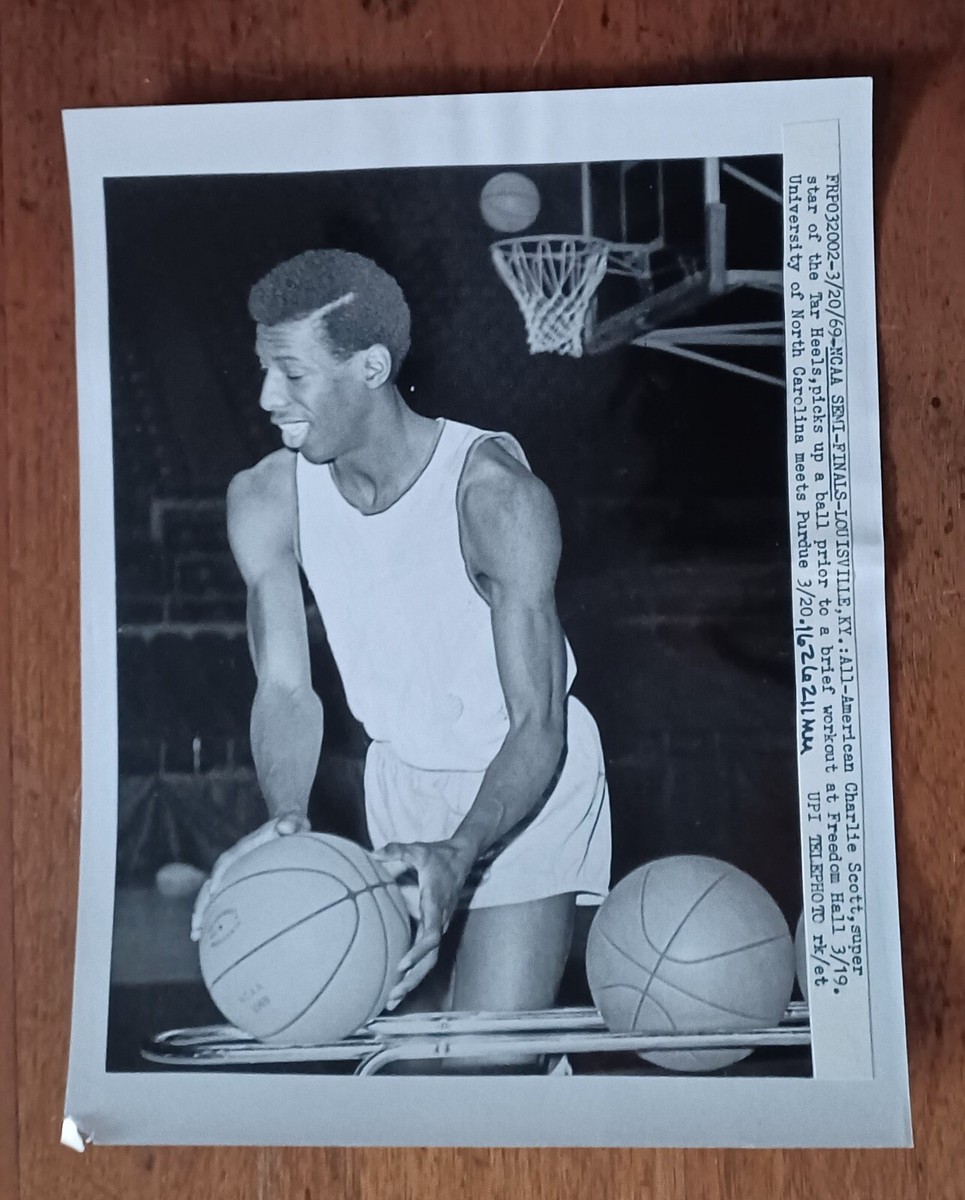 Charlie Scott 1969 North Carolina UNC basketball type photo UPI