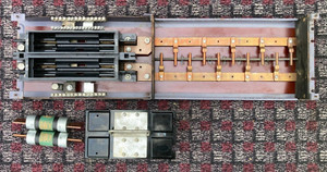 SQUARE D 200 AMP FSP MAIN FUSE BLOCK AND PULLOUT BUSS COMPLETE GUTS ASSEMBLY 40M