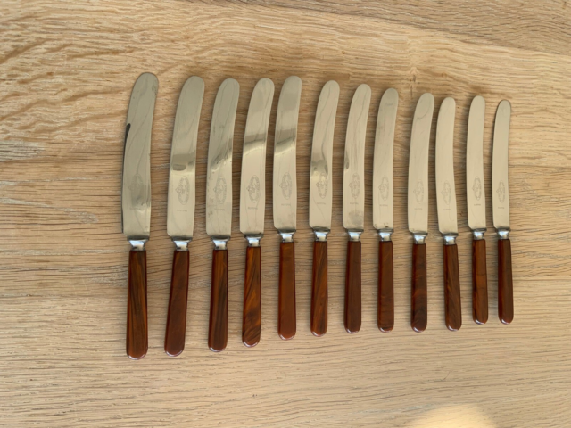 Bestik, Knive , Sheffield England, 12 flotte knive i rav…