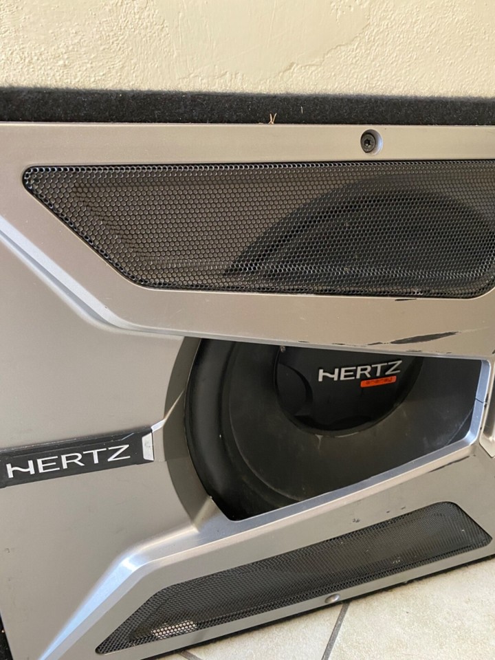 ULTRA RARE SUBWOOFER CAR AUDIO HERTZ EBX 300 1000W 4OHM SPL REFLEX BOX