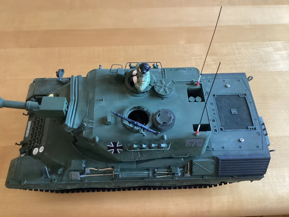 Tamiya Leopard 1A4 RC 1:16 Full Option
