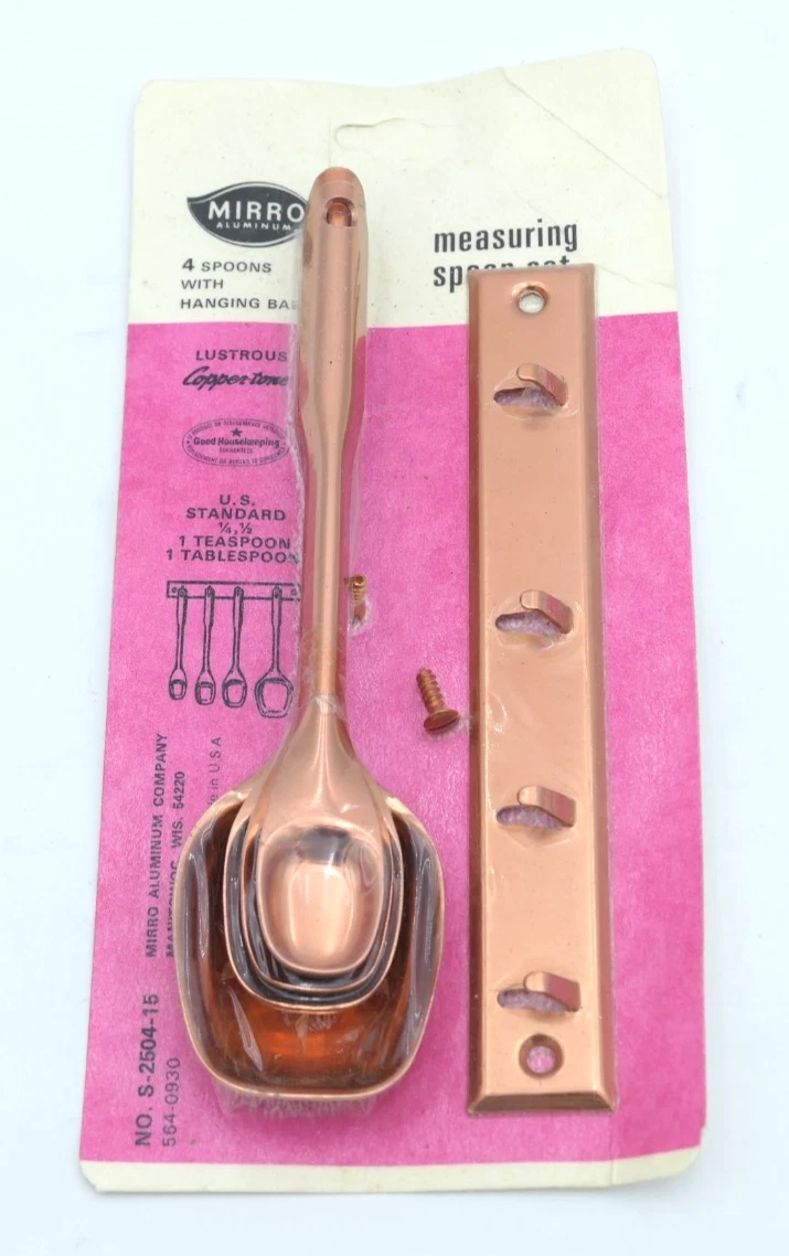 Vtg Mirro Copper-Tone Measuring Spoon Set Sealed S-2504-15 Hanging Bar MCM Pink