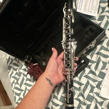 Vito Bb 7214 Clarinet Black Plastic Body w/ Case and reeds