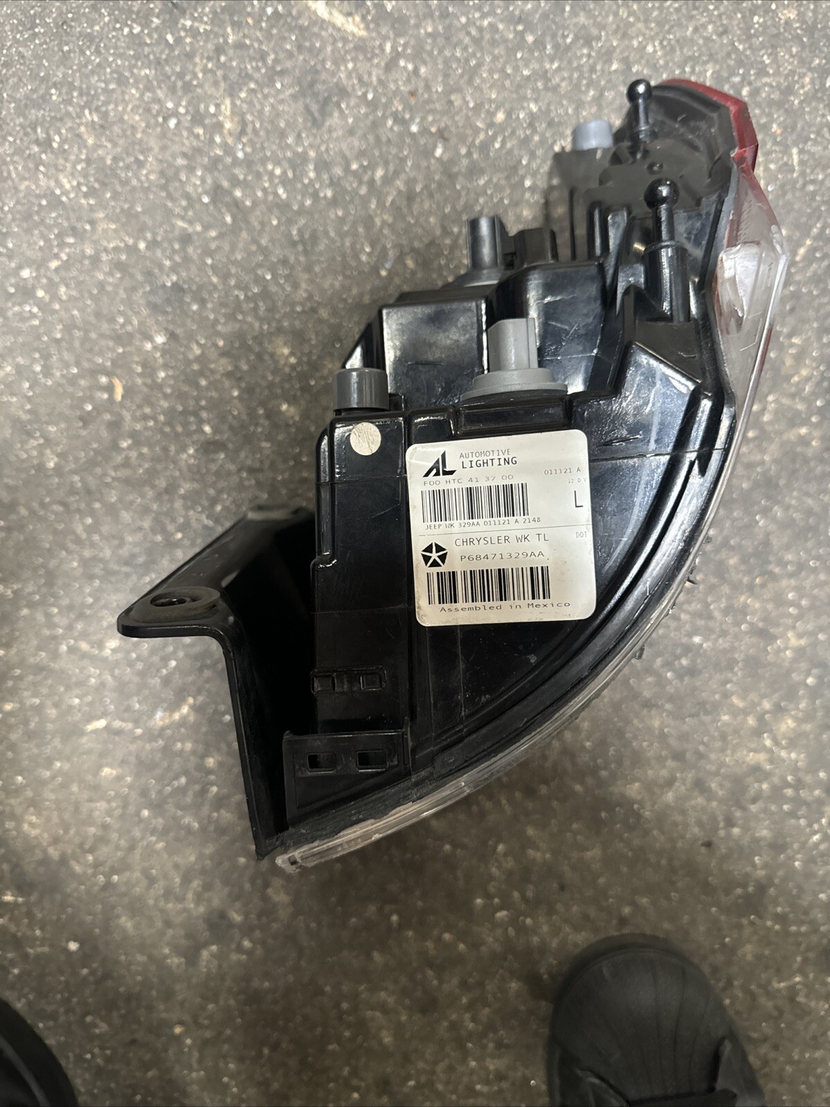 20 22 JEEP GRAND CHEROKEE LEFT REAR OUTER LED TAIL LIGHT LAMP TAILLIGHT OEM READ