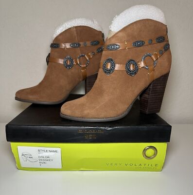 Very Volatile La Taiya Tan Suede Whiskey Western Heeled Booties SIZE 7 NEW