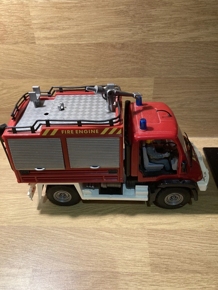 Unbranded Mercedes Benz Unimog Fire Vehicle 10” Long Plastic - Image 4 of 4