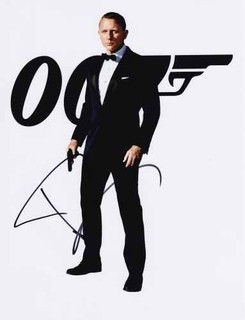 DANIEL CRAIG 007 JAMES BOND AUTHENTIC SIGNED AUTOGRAPH AS JAMES BOND IN SPECTRE