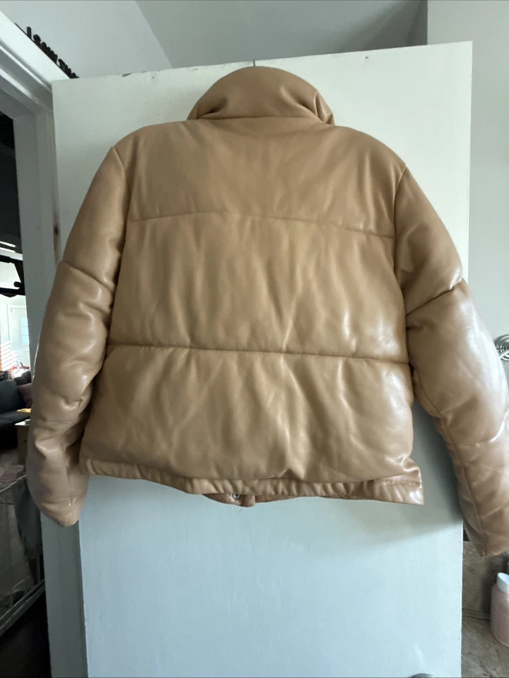 Abercrombie & Fitch Vegan Leather Mini Puffer Jacket Cream Puffy Coat Sz S - Image 3 of 4