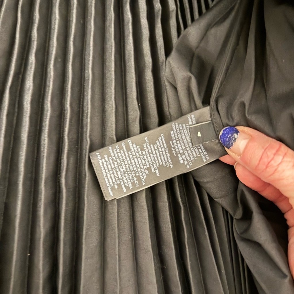 Tory Burch Pleated Short-Sleeve Poplin Midi Shirtdress in black cotton poplin thumbnail 9