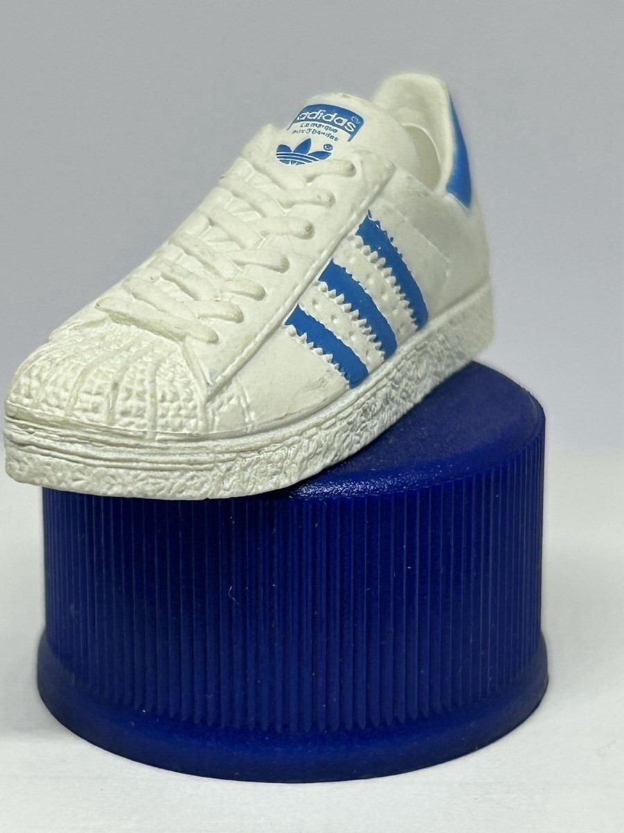 Adidas Sneakers Pepsi Bottle Cap Mini Figure Superstar white