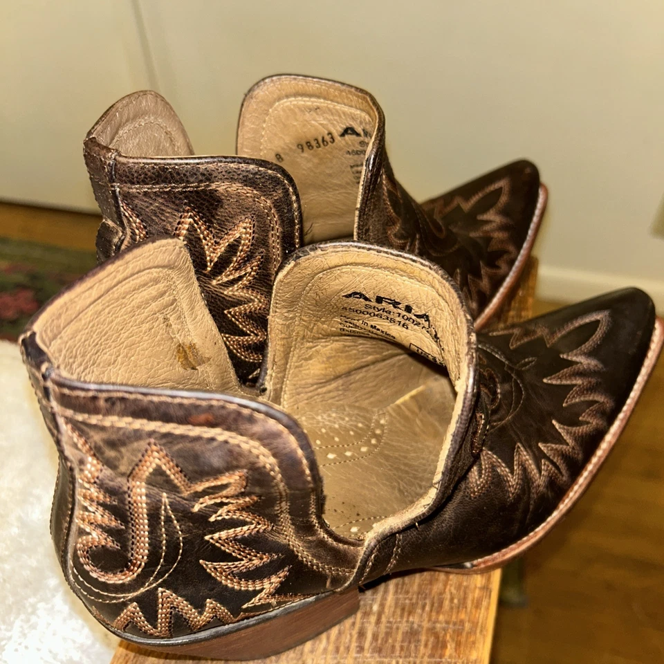 Bota tipo botín Ariat para mujer marrón suela en relieve su pequeña talla única 9 1/2 Foto 3 de 4