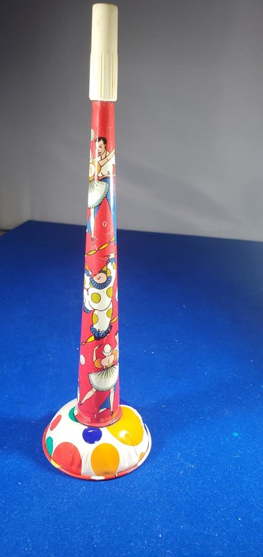 Vtg Toy Metal Horn Noise Maker Dancing Clown Guitar -U.S. Metal Toy Mfg. Co. 9”