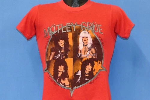 80s MOTLEY CRUE SHOUT AT THE DEVIL TOUR HEAVY METAL 1980s vintage concert t-shirt, vintage, size S, single stitch, B+ condition
