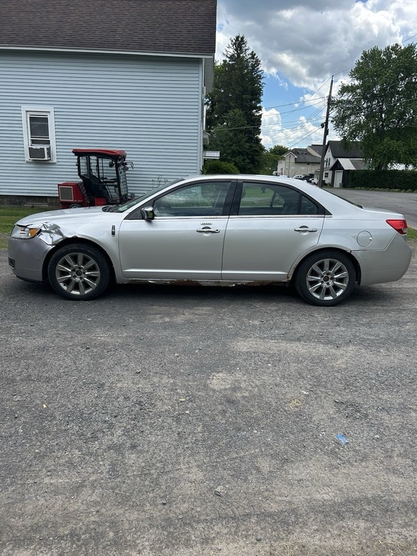 I’m Looking To Sell My 2011 Lincoln Mkz Awd Car