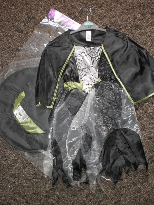 Superbe Robe HALLOWEEN + Cape + Chapeau - 7/8ans - NEUVE - Photo 1/1