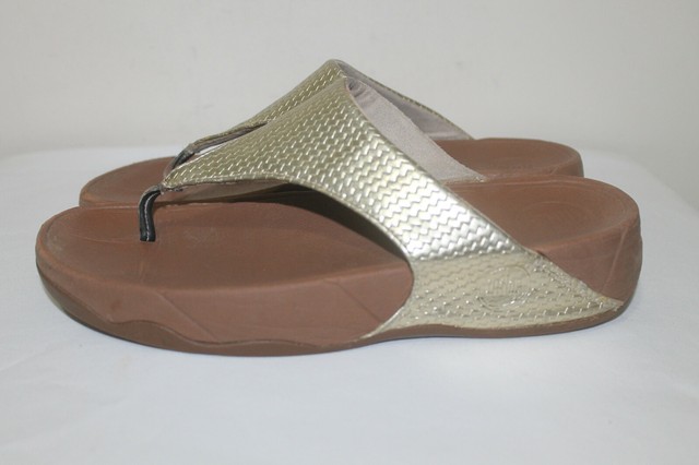 zara women's flip flops