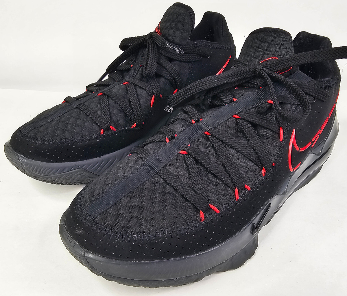 nike lebron low basketball shoes