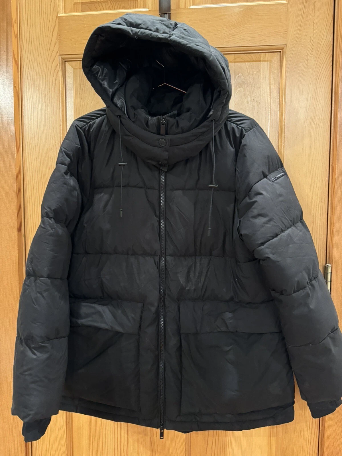 Men’s BCBG Puffer Coat Eco Friendly Made Of Recycled Bottles. Size Large NICE