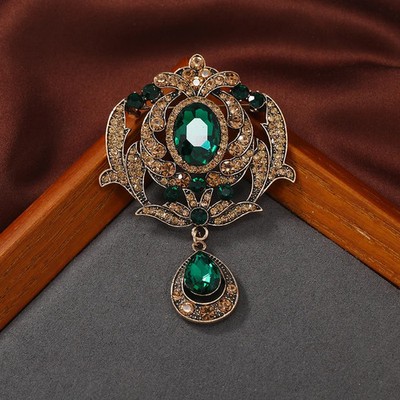 Women's Vintage Crystal Pendant Brooches Pins Baroque Luxury Buckle Accessories 
