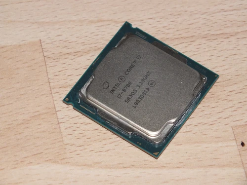 Processeur / CPU Intel Core Intel core i7 8700 - FCLGA1151 en très bon état !