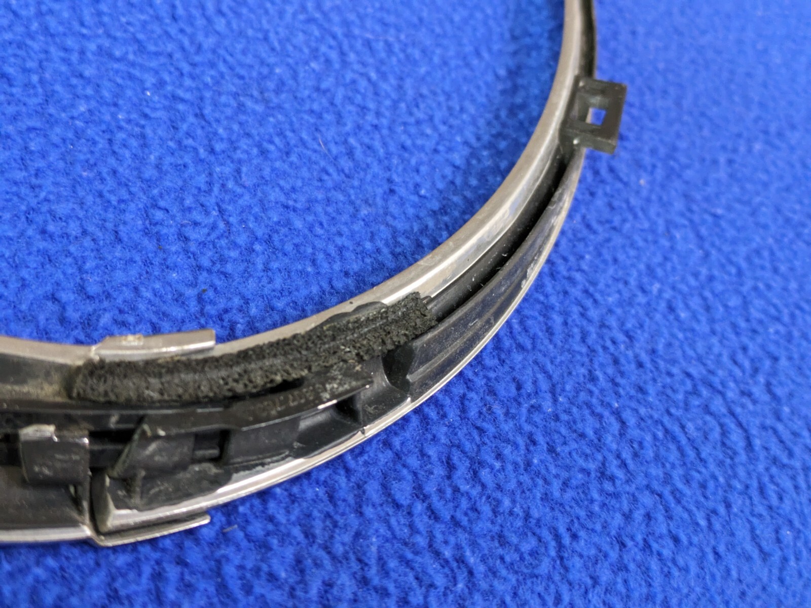 2006-2012 BENTLEY CONTINENTAL FRONT left driver outside HEADLIGHT TRIM ring