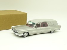 Matrix SB 1:43 Cadillac Superior Crown Corbil...