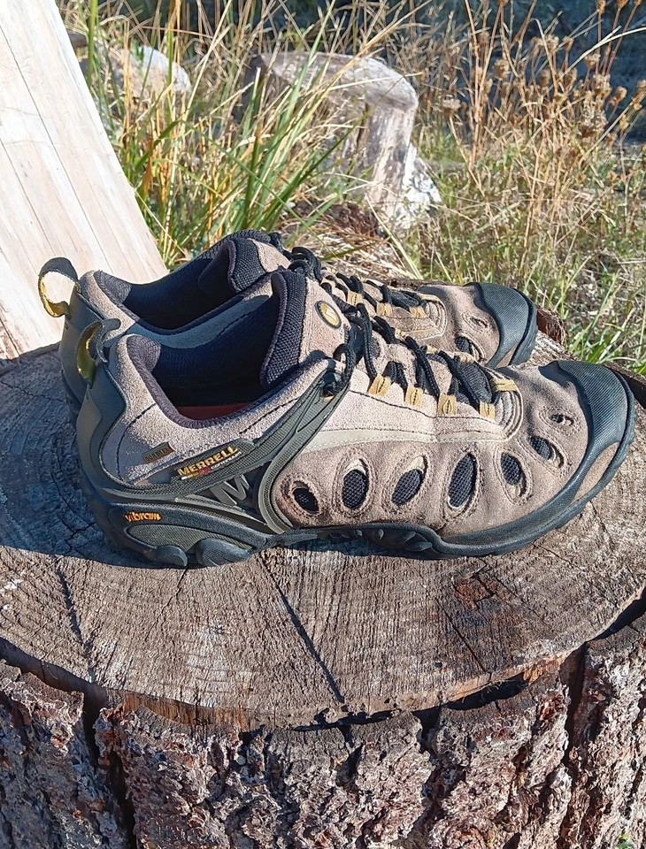 Sapatos de caminhada masculinos Merrell tamanho 11 forrado Gortex - Imagem 4 de 4