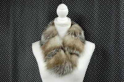 Luxury SAGA Northern Light Fox Fur Scarf Choker Collar Made in Japan Brand New