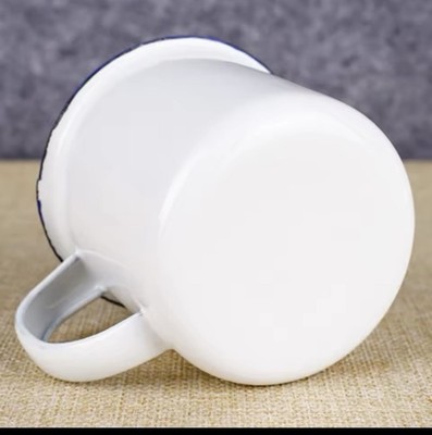 White Enamel Coffee Mug with Blue Rim gode blan ak 2 balaine 