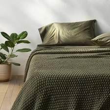 Full/Queen Chunky Knit Blanket Olive Green - Casaluna