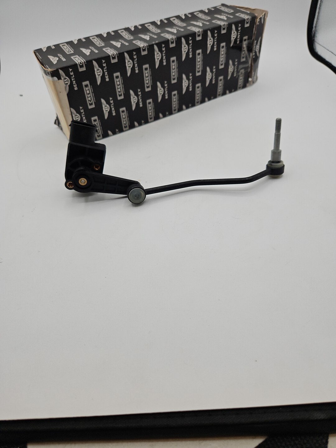 BENTLEY RIGHT HAND FRONT LEVEL SENSOR (GT & Flying Spur) (3W0941286C)
